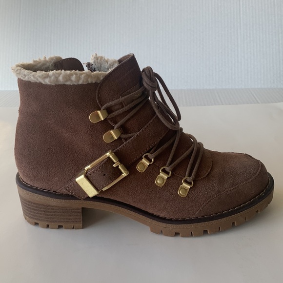 Sports Lug Sole Brown Suede Boots. SIZE 8 - Picture 6 of 15